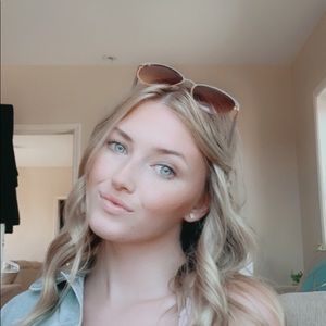 Meet your Posher, Ella